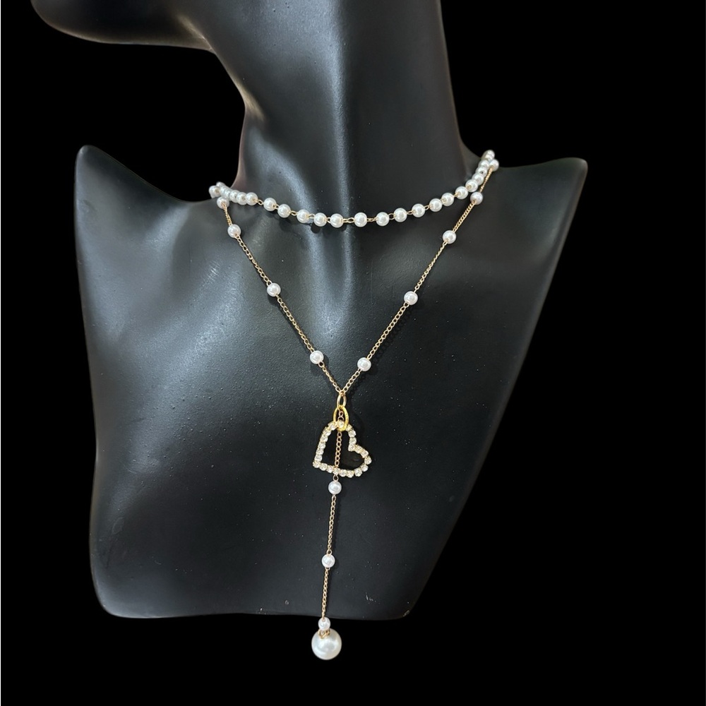 Elegant Gold and Pearl Heart Necklace. NWT